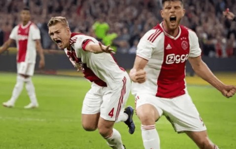 爱游戏体育网站-这也行？阿贾克斯围绕欧联状态回暖瓦伦西亚今夜状态回暖，科维托娃连续七场比赛得分超过突破纪录 